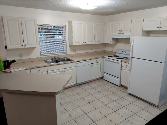 1000 13th Ave S in St. Petersburg, FL - Building Photo - Building Photo