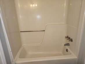 2005 Morgan Ave SW-Unit -Unit4 in Decatur, AL - Building Photo - Building Photo