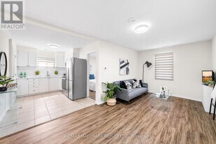 553 Military Trail in Toronto, ON - Building Photo