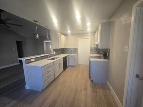 4911 Belle Ellen in San Antonio, TX - Building Photo - Building Photo