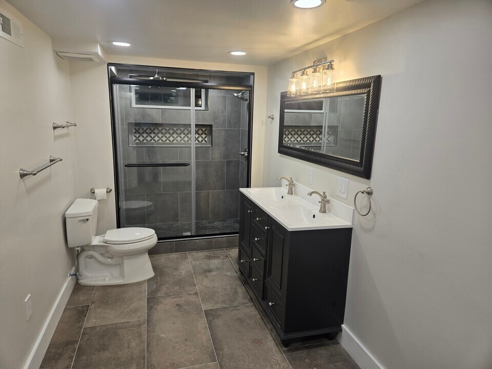 929 Due W Ave N in Nashville, TN - Building Photo