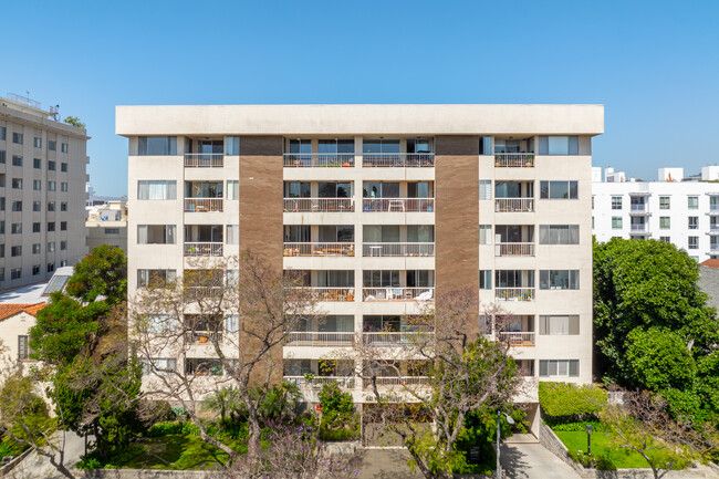 441 N Oakhurst Dr in Beverly Hills, CA - Foto de edificio - Building Photo