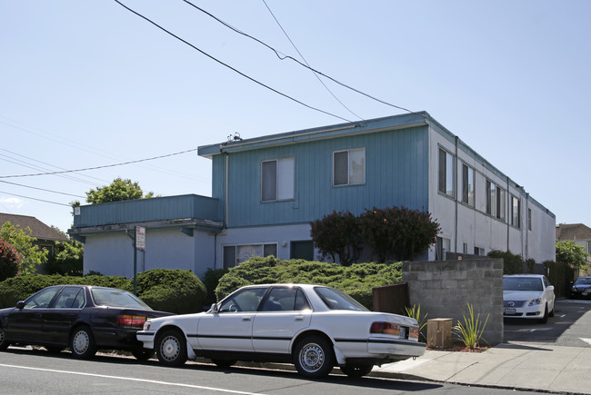 4343 Essex St in Emeryville, CA - Foto de edificio - Building Photo