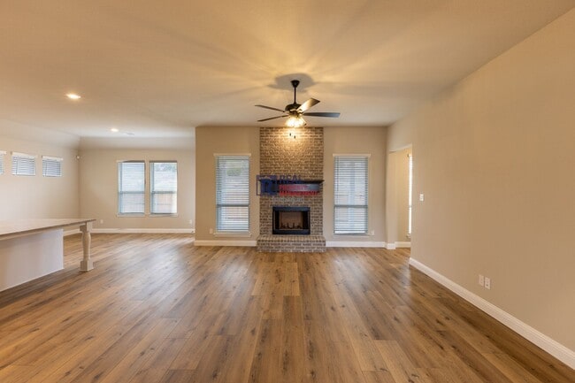 114 Mesa Dr in Glen Rose, TX - Building Photo - Building Photo