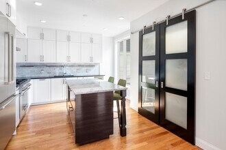 928 E Broadway, Unit 2 in Boston, MA - Building Photo - Building Photo