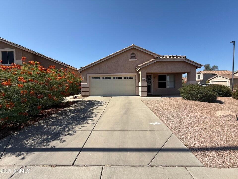 843 E Sheffield Ave in Gilbert, AZ - Building Photo