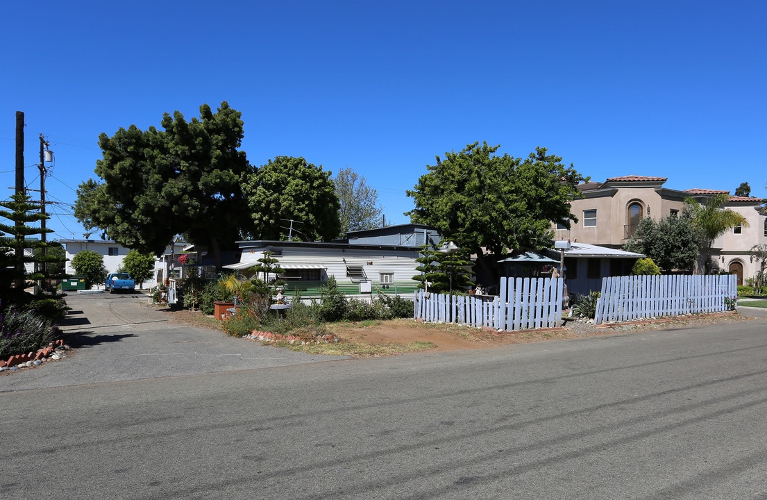 LA PLAYA VISTA TRAILER COURT in Oceanside, CA - Building Photo