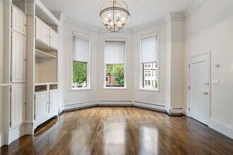 271 Beacon St, Unit 271 Beacon St APT 1 in Boston, MA - Foto de edificio - Building Photo