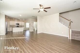 3710 Streamside Dr in Thomasville, NC - Foto de edificio - Building Photo