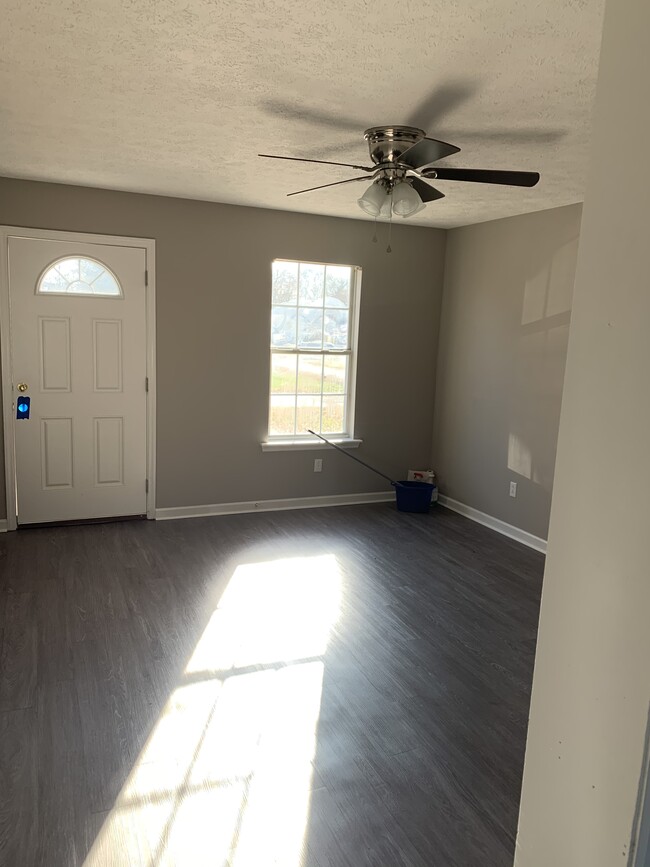 208 College St in Portland, TN - Building Photo - Building Photo
