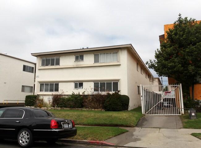 11837 Kiowa Ave in Los Angeles, CA - Building Photo - Building Photo