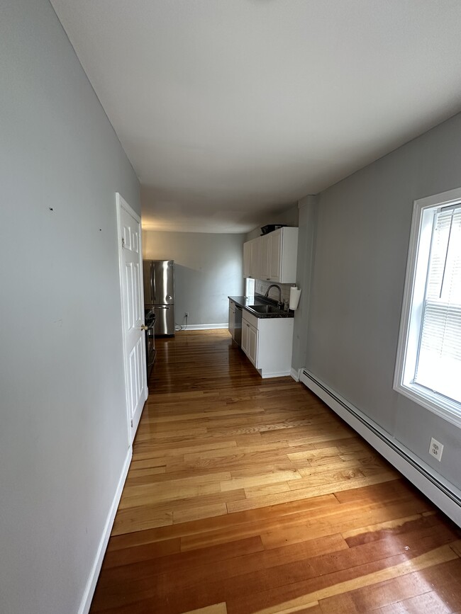 192 State St, Unit 1 in Bristol, RI - Building Photo - Building Photo