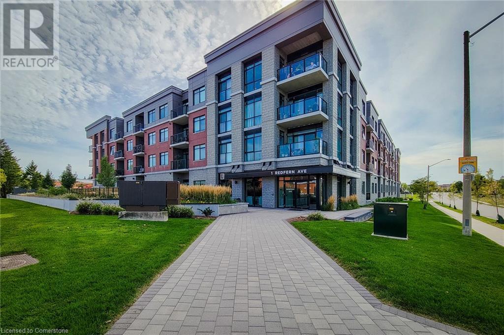 1 Redfern Ave in Hamilton, ON - Building Photo