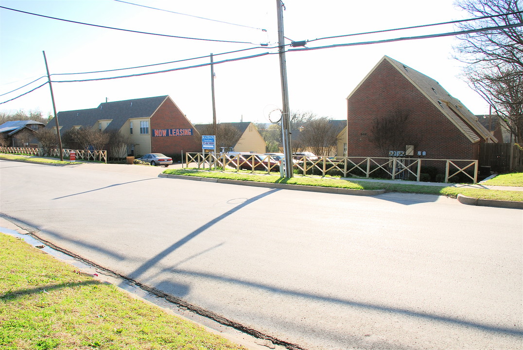 900 S Tennessee St in McKinney, TX - Building Photo