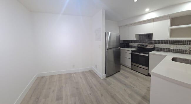 10930 Royal Palm Blvd in Coral Springs, FL - Building Photo - Building Photo