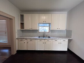 4429 Bell St in Houston, TX - Building Photo - Building Photo