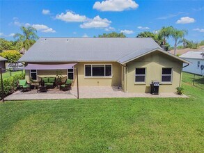 5318 Las Flores Via in New Port Richey, FL - Building Photo - Building Photo