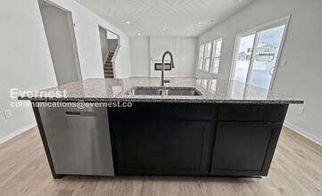 982 Allegro Dr in Reynoldsburg, OH - Building Photo - Building Photo