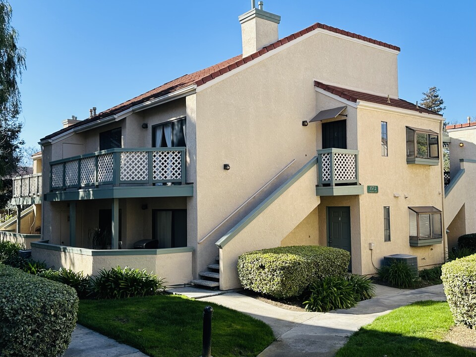 3572 W Stonepine Ln, Unit 3572C West Stonepine in Anaheim, CA - Building Photo