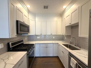 966 Hyde Park Ave in Boston, MA - Building Photo - Building Photo