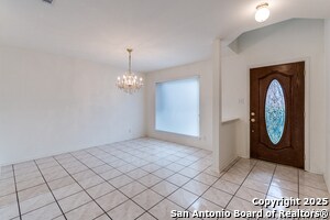 5007 Crestwood Hill Dr in San Antonio, TX - Building Photo - Building Photo