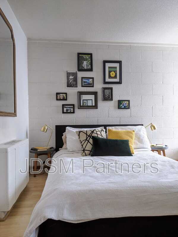 property at 2860 W 32nd Ave