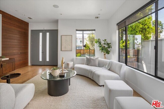 616 N Fuller Ave in Los Angeles, CA - Building Photo - Building Photo