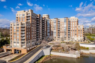 Carlton House @ Reston Town Center in Reston, VA - Building Photo - Building Photo