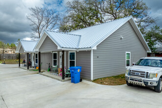 5114 and 5118 Lotus Lane in Lufkin, TX - Building Photo - Building Photo