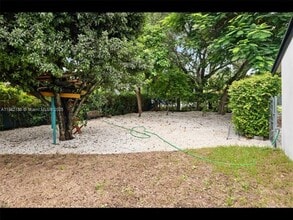 5191 SW 67th Ave in Miami, FL - Building Photo - Building Photo