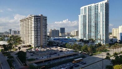 1980 S Ocean Dr in Hallandale Beach, FL - Building Photo - Building Photo