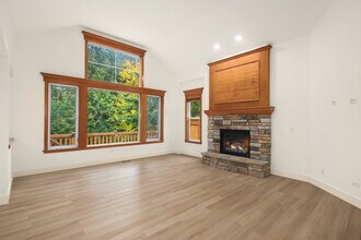 2416 35th Ave NE in Issaquah, WA - Building Photo - Building Photo