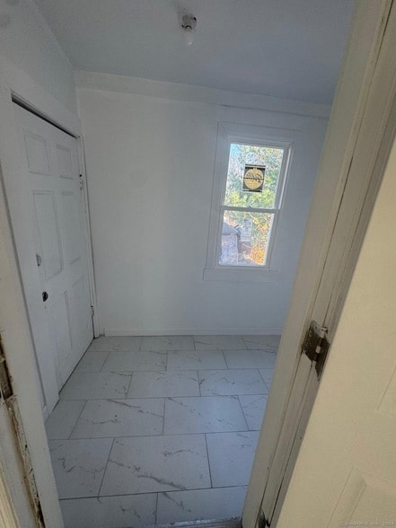 980 Pembroke St, Unit 2L in Bridgeport, CT - Building Photo - Building Photo