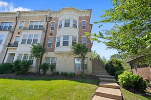 500 Overlook Park Dr in Oxon Hill, MD - Building Photo