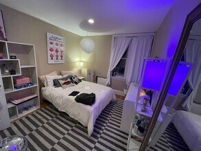 76 Egmont St, Unit 5 in Brookline, MA - Foto de edificio - Building Photo