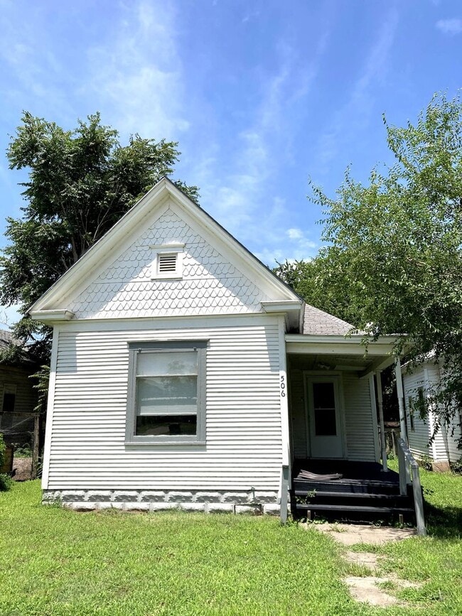 property at 506 E 3rd Ave