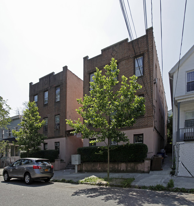 38 Tompkins St in Staten Island, NY - Building Photo - Building Photo