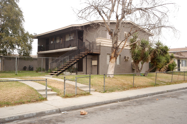 5182-5188 Canoga St in Montclair, CA - Building Photo - Building Photo