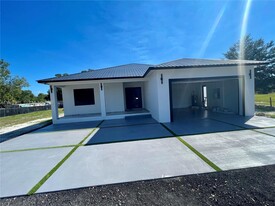 435 N Quebrada St in Clewiston, FL - Building Photo