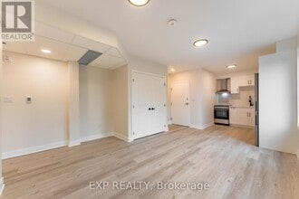 360-360 Lacasse Ave in Ottawa, ON - Building Photo - Building Photo