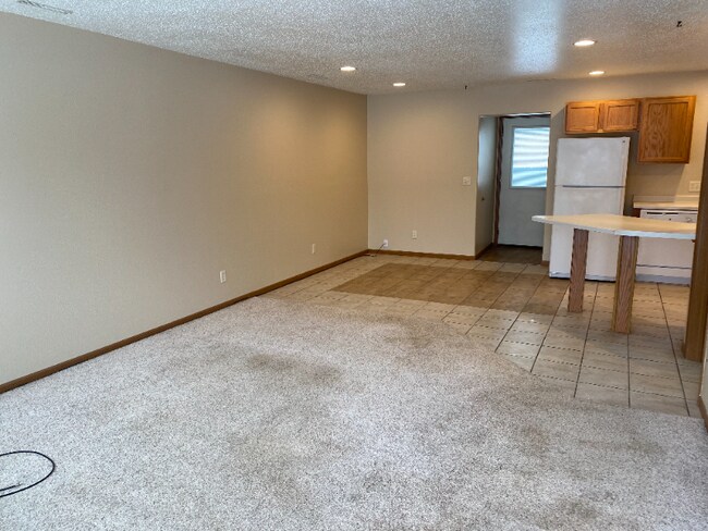 524 10th Ave SE in Valley City, ND - Building Photo - Building Photo