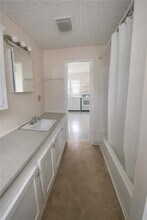 866 Weeden St in Pawtucket, RI - Foto de edificio - Building Photo