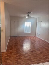 2731 NW 13th Ct in Fort Lauderdale, FL - Building Photo - Building Photo