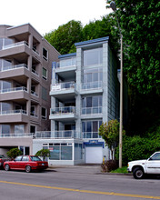 Seacrest Place in Seattle, WA - Foto de edificio - Building Photo