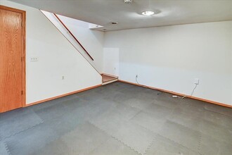 136 N Lakewood Gardens Ln, Unit 136 in Madison, WI - Foto de edificio - Building Photo