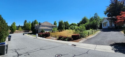 23517 SE 49th St in Issaquah, WA - Building Photo - Building Photo