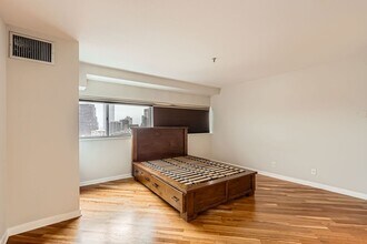100 Park Ave W in Denver, CO - Building Photo - Building Photo