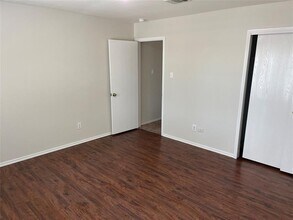 219 Cottontail Dr in Leander, TX - Foto de edificio - Building Photo