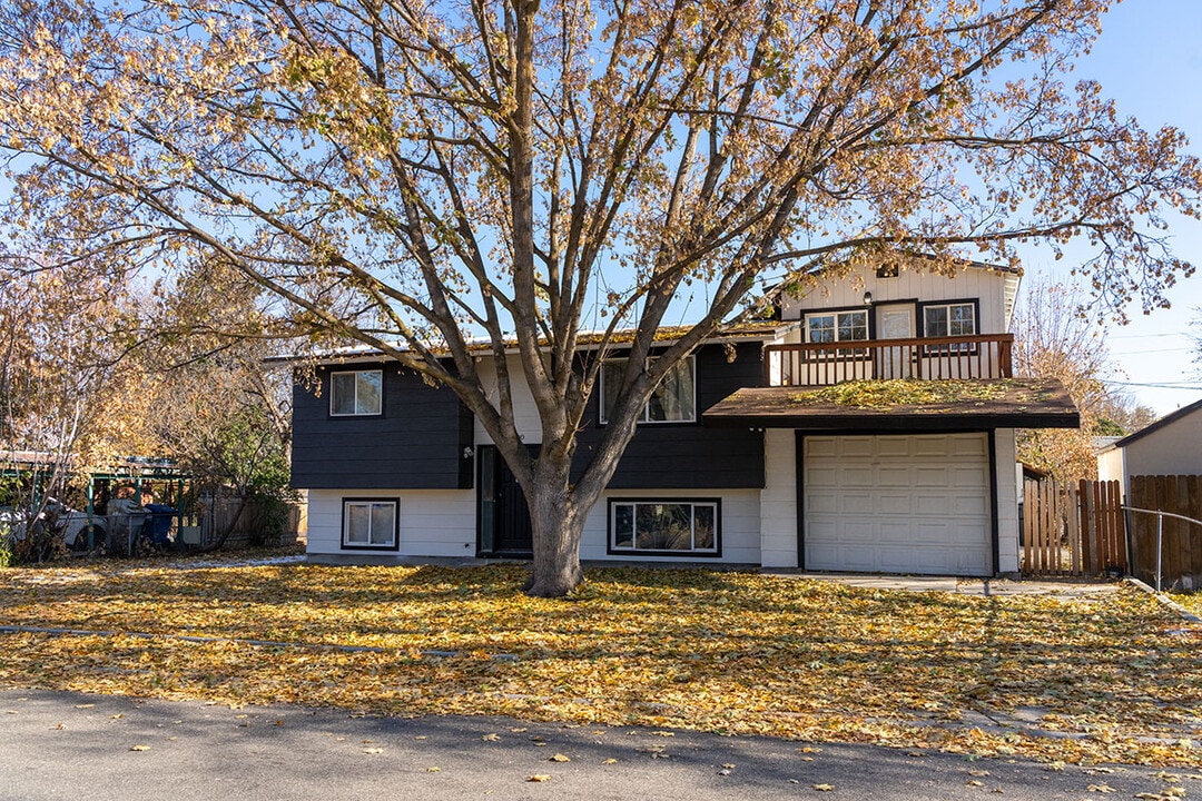 2000 N Fry St in Boise, ID - Building Photo