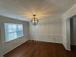 9 Ivy Spring Dr in Greer, SC - Foto de edificio - Building Photo